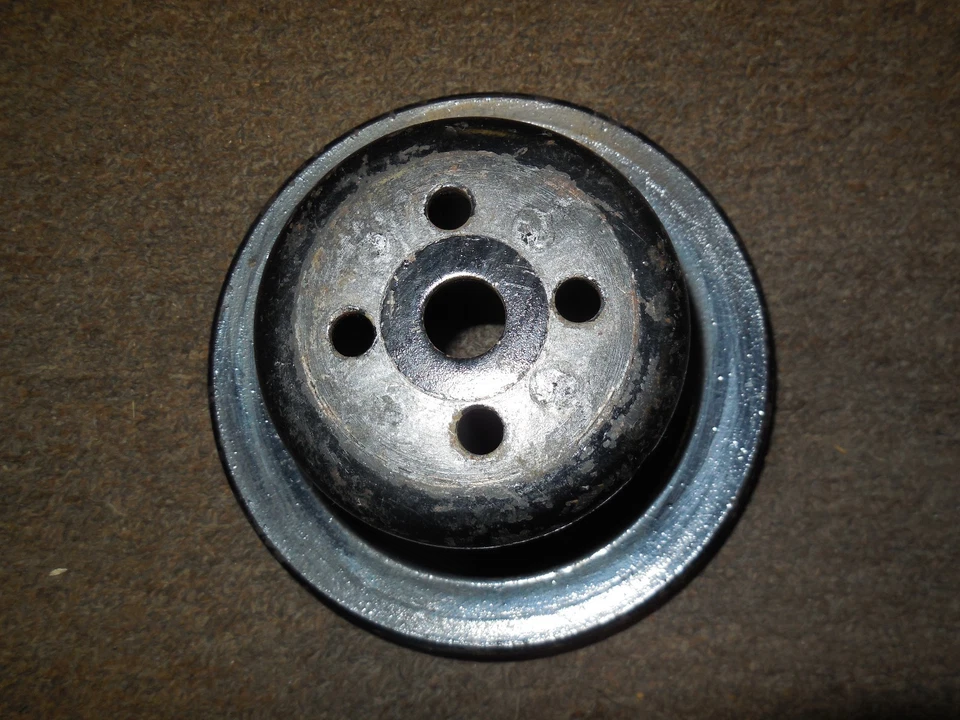 Polea bomba agua Ford Mustang Fairlane 302 351W 1969 original usada C9OE-8509-F Foto 3 de 4