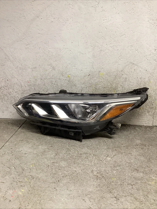 2020-2023 NISSAN SENTRA LEFT LH DRIVER SIDE HEADLIGHT OEM HALOGEN 260606LB0A
