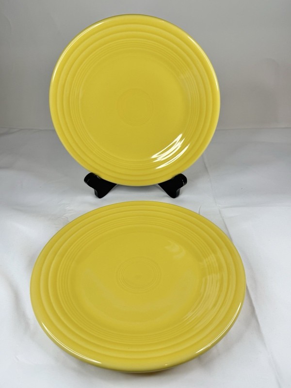 2 Fiesta Ware SUNFLOWER Yellow LUNCH LUNCHEON Plates Dishes Fiestaware HLCUSA 9”