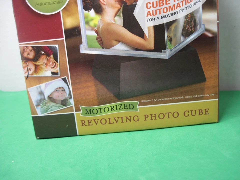 Cubo de fotos giratorio motorizado Sarah Peyton Home contiene fotos de 4" x 4" NUEVO Foto 3 de 4