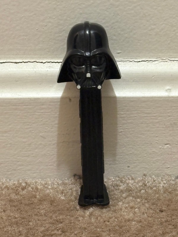 Vintage Darth Vader Pez Dispenser 1997