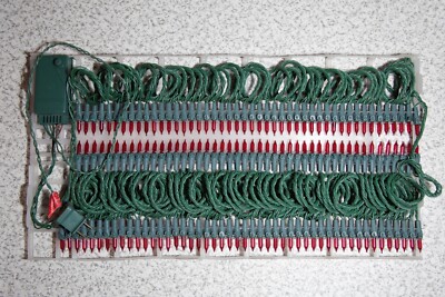 Vintage 140 count Chasing Christmas Lights -Red Incandescent Bulbs Working!