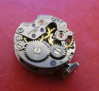 Vintage Juvenia   735 Watch Movement 17 Jewels   Working  for parts (K216)