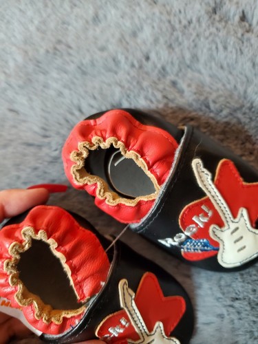 NWOT Momo Baby Rock & Roll/Guitar Soft Sole Crib Shoes, sz 6-12 mo - Picture 2 of 4