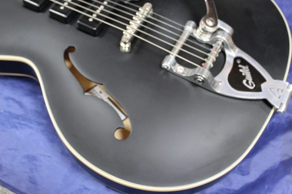 Guitarra Eléctrica Guild Starfire I Jet90 Semi-Hueca Negra Satinada BONITA Foto 2 de 4