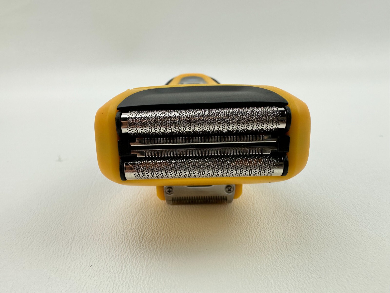 WAHL Lifeproof Mens 7061-10 for Men Shaver Rechargeable WaterProof Wet/Dry 7061L
