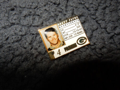RARE Brett Favre pin 2002 nfl players inc (NFLP) EXC! 1.25" x 1"