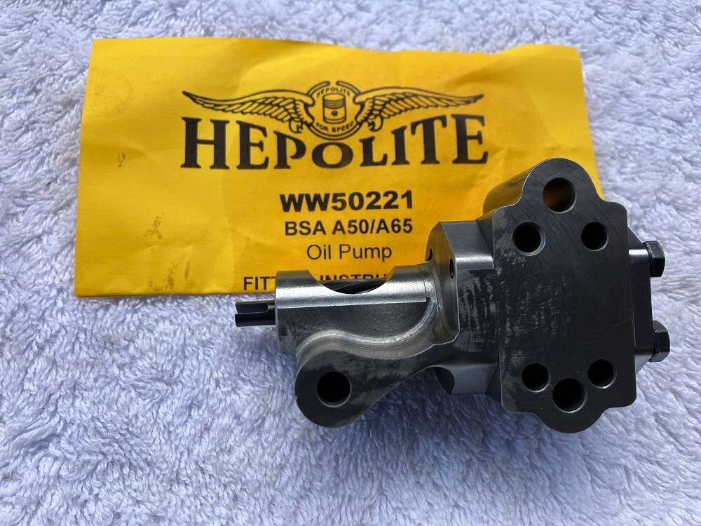 BSA unit A65 new cast iron oil pump c/w tacho drive 680914 super