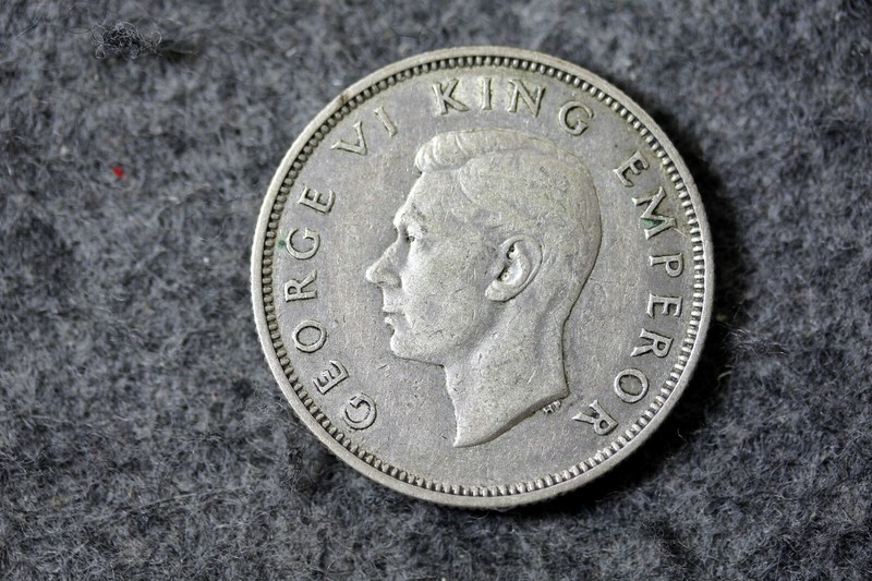 1937 - New Zealand 1937 Florin!!  #J07422