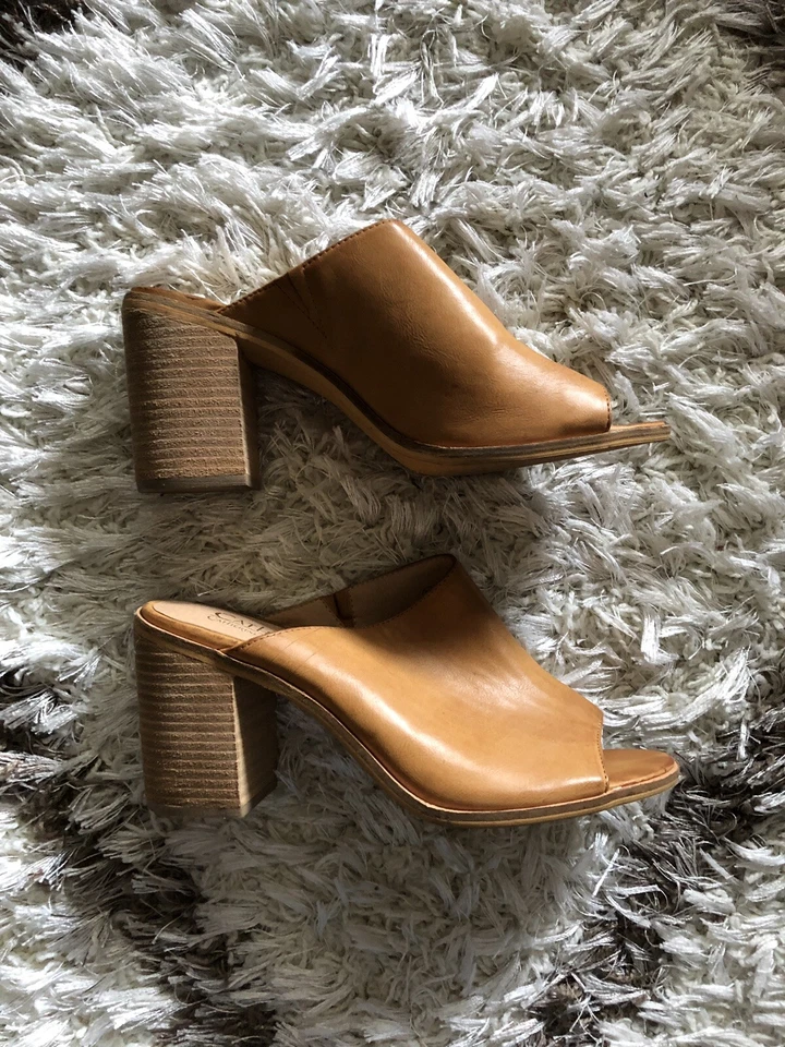 Sandalias de tacón Catherine Malandrino usadas para mujer con cuña marrón talla 8 1/2 Foto 4 de 4