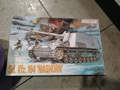 1/35 - Sd. Kfz. 164 'Nashorn' Tank . Dragon Kit # 6001