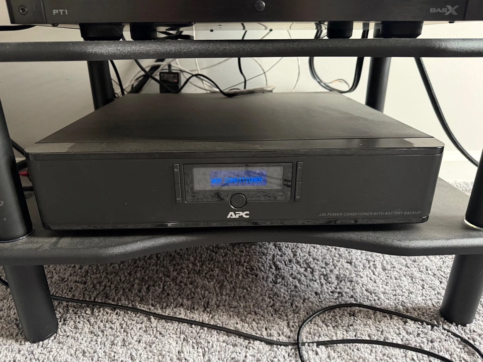 APC J35 A/V Power Power Conditioner with Battery Backup - Good Battery - Image 2 of 4