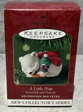 Hallmark 2001 Keepsake Ornament “A Little Nap” 1st in Series Snowball and Tuxedo