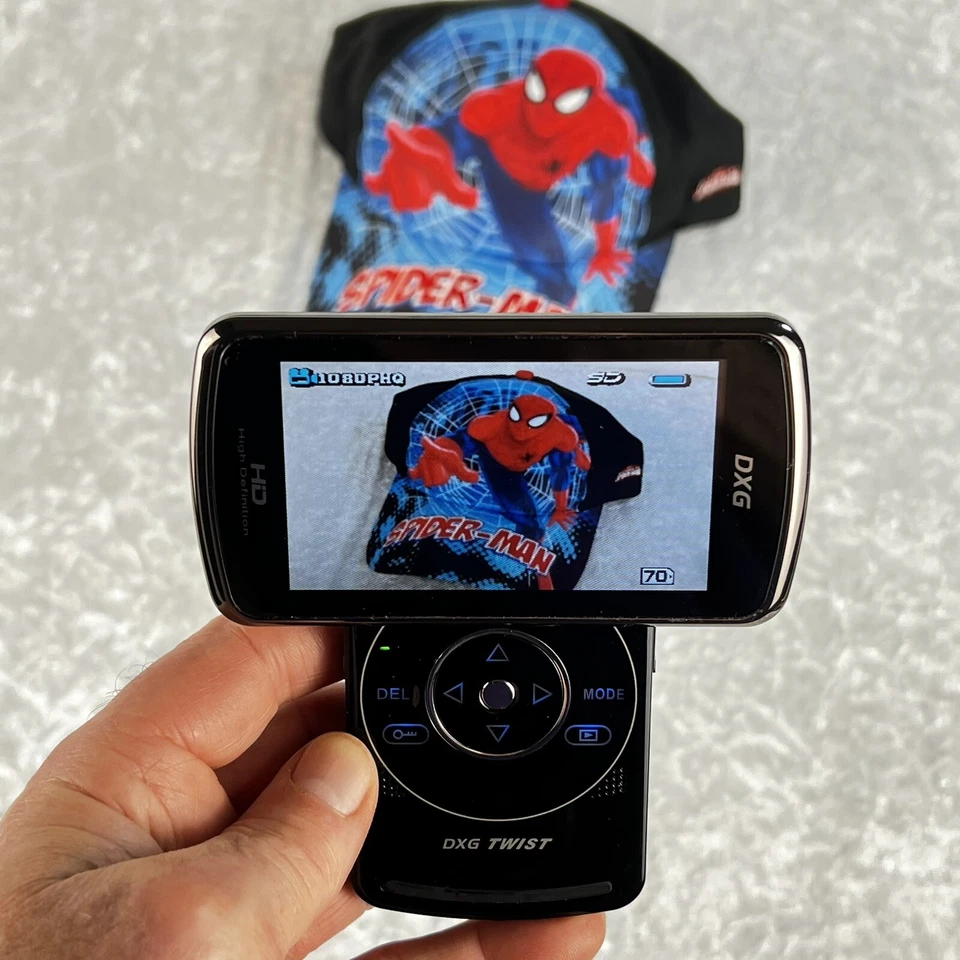 DXG Twist DXG-599V 1080p 16MP Videocámara HD Giratoria LCD 4GB Tarjeta SD Foto 3 de 4