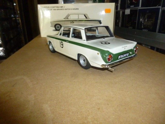 LOTUS CORTINA MK1 WINNER OF 1964 BRANDS HATCH 6 HOURS AUTOART 1/18 - Photo 4/4