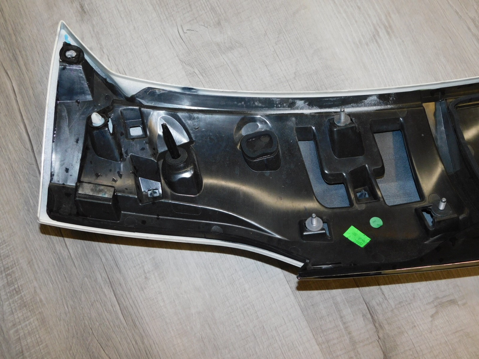 13-16 MASERATI LEVANTE REAR TAIL GATE SPOILER OEM# 670042733
