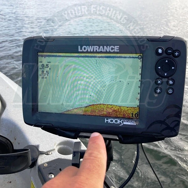 LOWRANCE HOOK REVEAL Chirp Fish Finder Plotter 5' / 9' with Transducer 50/200Hz - Image 2 of 3