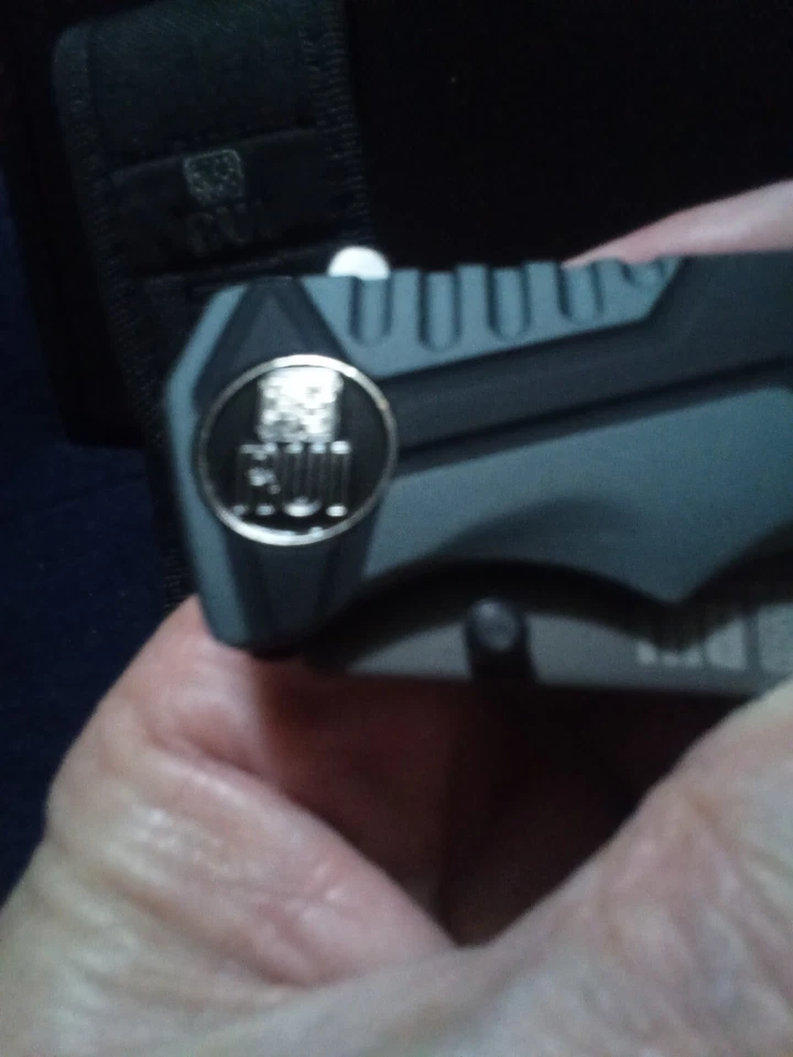 NAVAJA TÁCTICA RUI APERTURA ASISTIDA CON CORTADOR DE CINTURÓN DE SEGURIDAD Y ROTURA DE VENTANA Foto 2 de 4