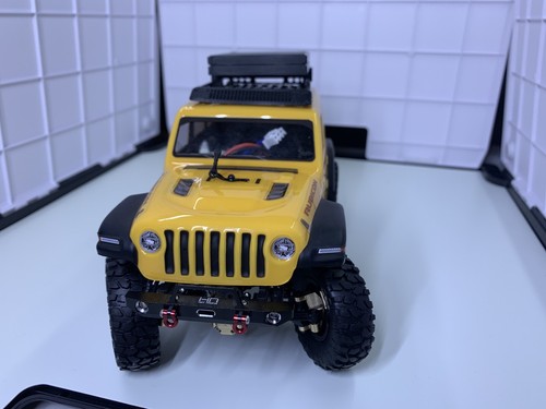 New Roof Rack With Simulated Roof Tent For Axial SCX24 Jeep JLU Rock Crawler - Picture 5 of 9