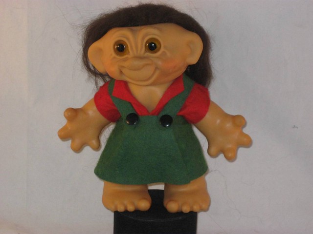 troll with black hair