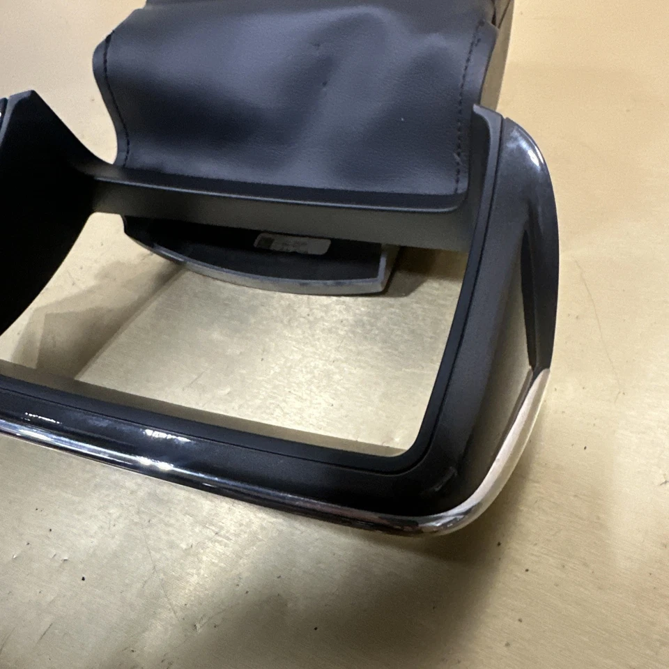 Chevrolet Volt 2013 cubierta de columna de dirección OEM Foto 3 de 4