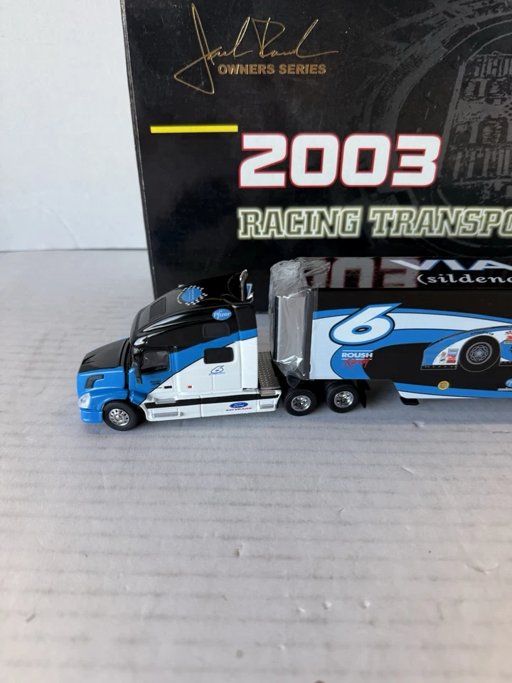 Transportador de carreras Team Caliber NASCAR 2003 serie dueño escala 1/64 Mark Martin Foto 3 de 4