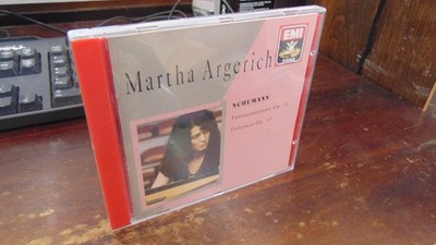 ARGERICH plays SCHUMANN / EMI CDM 7635762 / NM CD