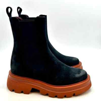 Tronchetto Lorenzo Mari in Camoscio Blu con Fondo color Mattone - Main Image