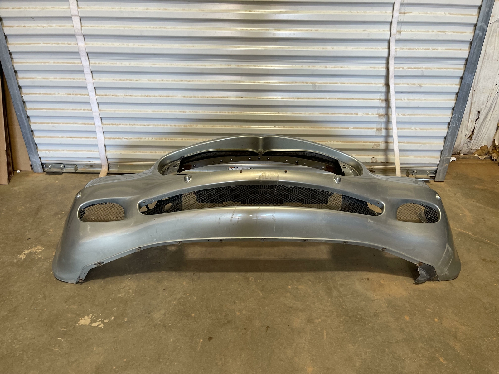 2005-2008 MASERATI QUATTROPORTE FRONT BUMPER COVER PANEL ASSEMBLY SILVER OEM