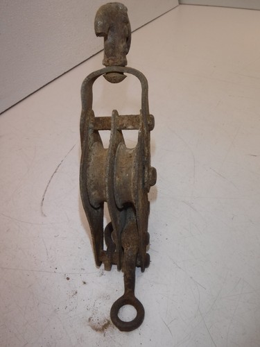 Vintage Double Pulley Block Tackle Hoist Farm House Rustic Industrial. Chipped. - Picture 5 of 13