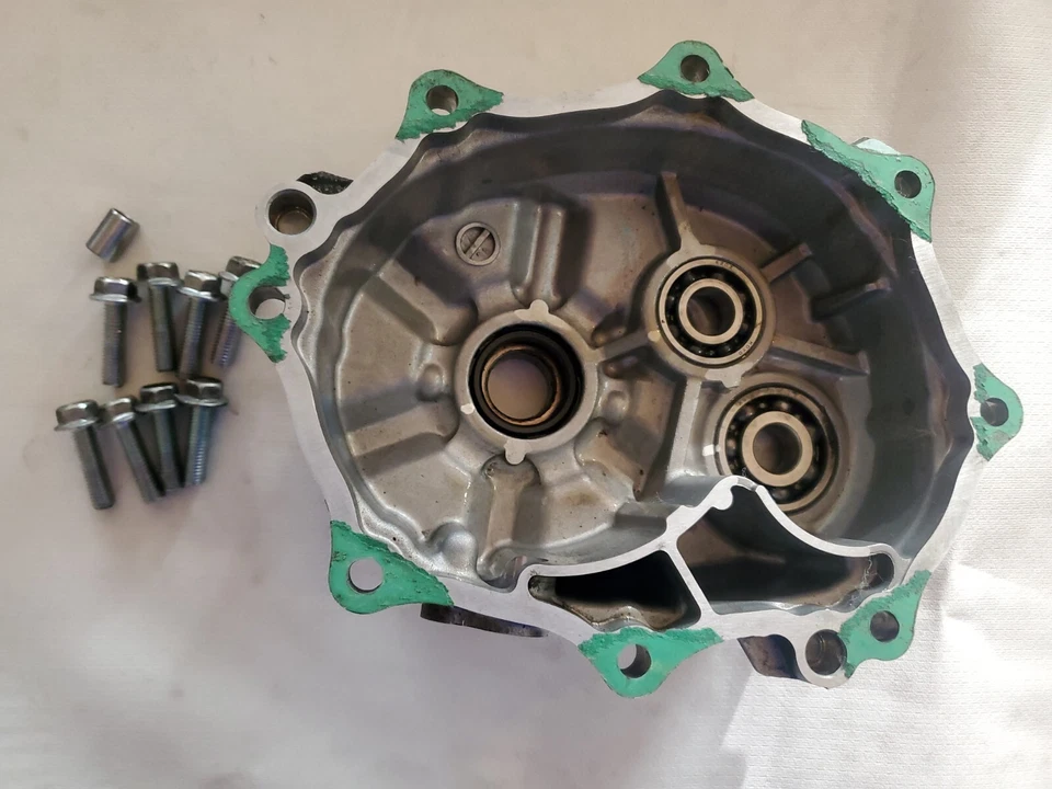 Cubierta de caja de cambios Suzuki Burgman 200 2014-2019, 2022 11431-12J00 Foto 2 de 3