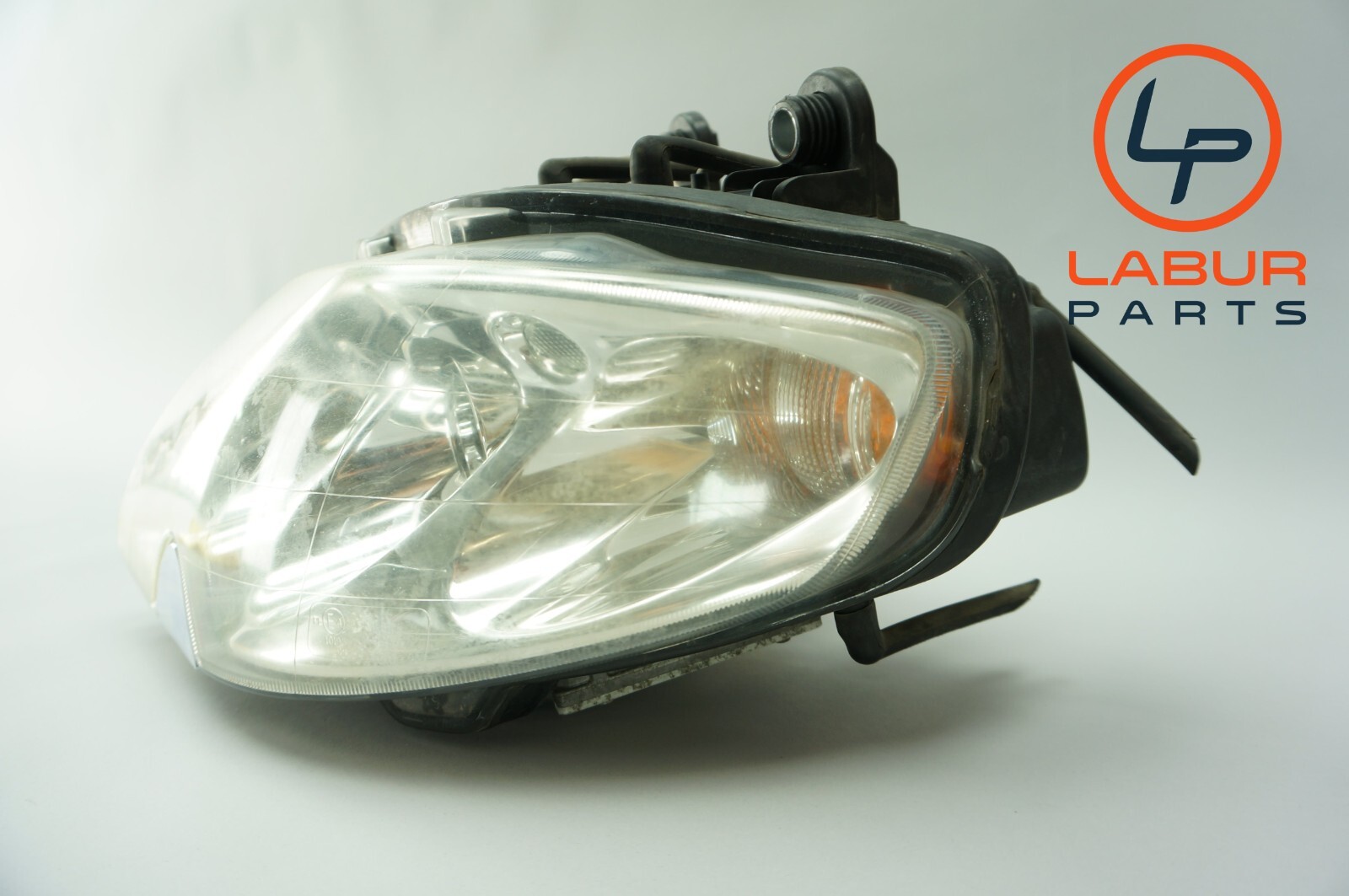 M139 03-08 Maserati Quattroporte Front Left Side Bi Xenon Headlight TESTED H947