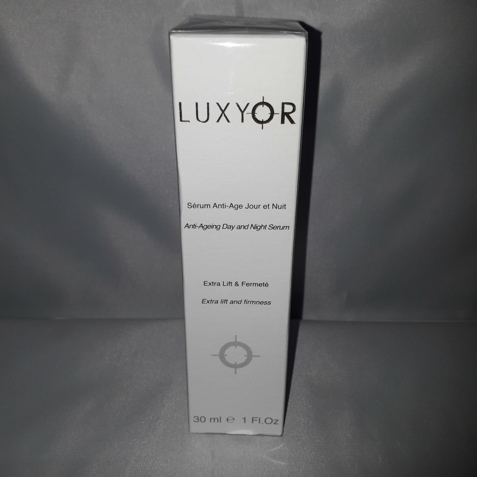 Sérum anti-âge global jour et nuit Luxyor pour illuminer le visage fatigué