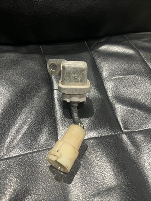 1984-1989 Toyota 4Runner Pickup 22RE 4CYL 3VZ-E V6 Starter Relay 28300-35010 OEM