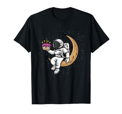 Cake Astronauts in Space - Astronaut has T-Shirt