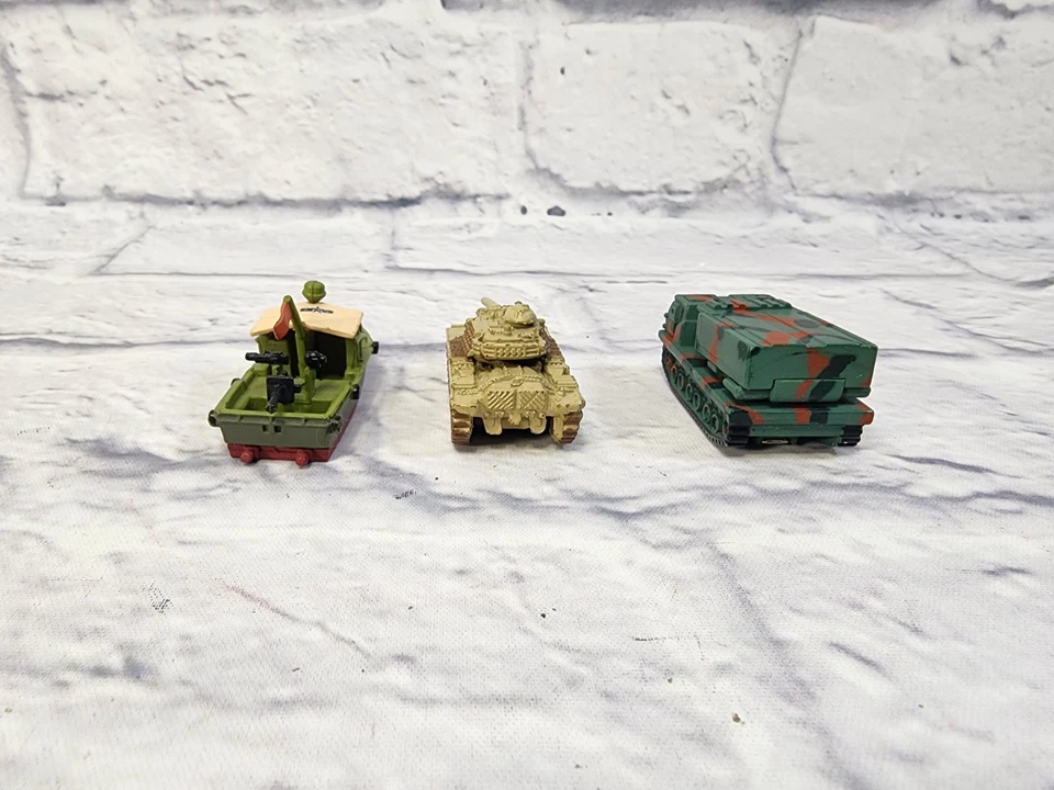 3 Pcs 1997 Mattel Hot Wheels Planet Micro Tank Pibber Missle MRLS Micro Machines - Image 3 of 4