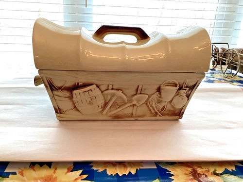 Mccoy El Rancho Chuck Wagon with Stand food