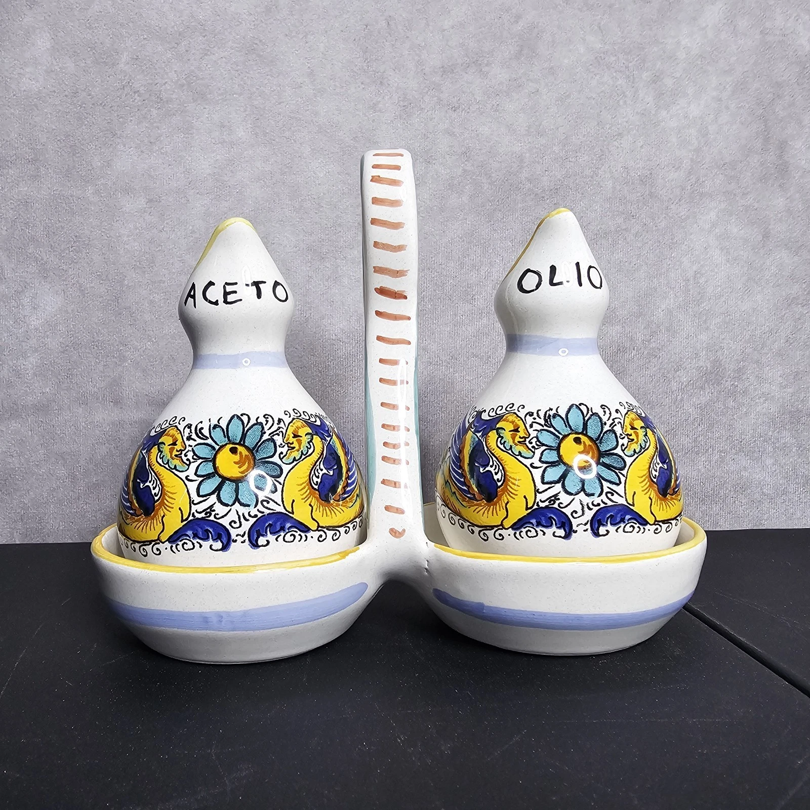 Italian Deruta Pottery Cruet Set w/Tray (Oil & Vinegar)