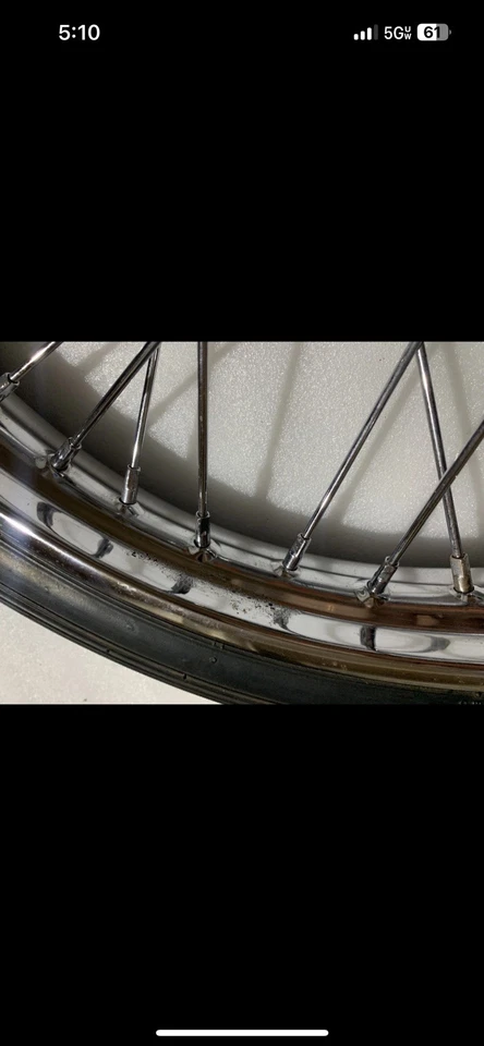 Llanta y neumático Harley Davidson Softail and Dyna Wide Glide cromados 21" Foto 3 de 4