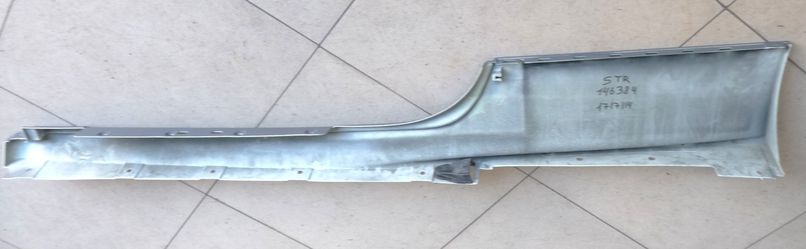 2015 Ferrari Speciale Aperta Right Rocker Panel Underdoor Molding 85399210 OEM