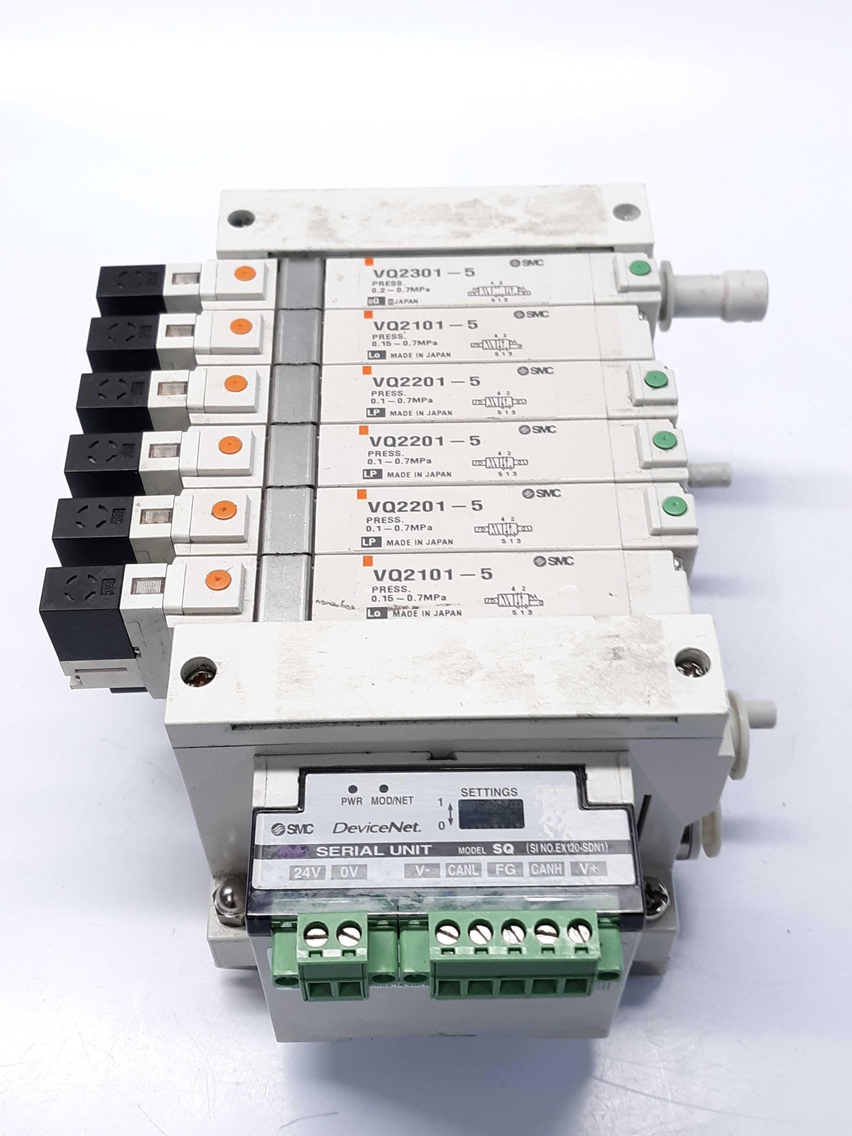 Unidad de interfaz serie SMC EX120-SDN1 con seis electroválvulas