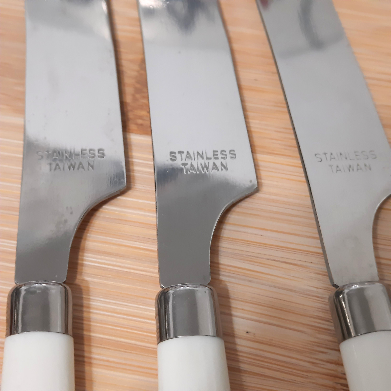 VTG July 4th BBQ Knives Red White Blue 18 pcs MCM Stainless Blade Colored Handle