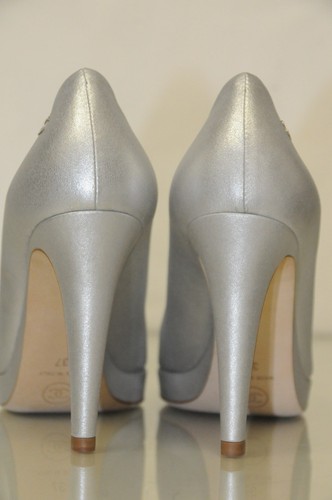 $950 New Chanel Metallic Silver Black Leather Platform Pumps Heels Cap Toe 36.5 - 第 7/13 張圖片