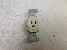 P&S Pass Seymour 15 A 125 VAC 2 P 3 W Outlet