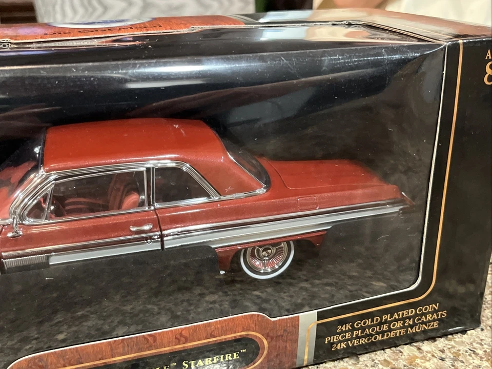 ROAD SIGNATURE LUCKY DIECAST 1/18 1962 OLDSMOBILE STARFIRE! ¡Granate! ¡NUEVO EN CAJA! Foto 4 de 4