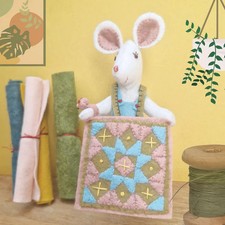 Corinne Lapierre - Felt Kit - Little Mouse Makes A Quilt - Craft Gift