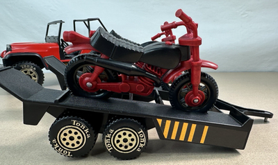 Vtg TONKA Jeep with Trailer & Dual Motorcycles | Retro 70's Toy