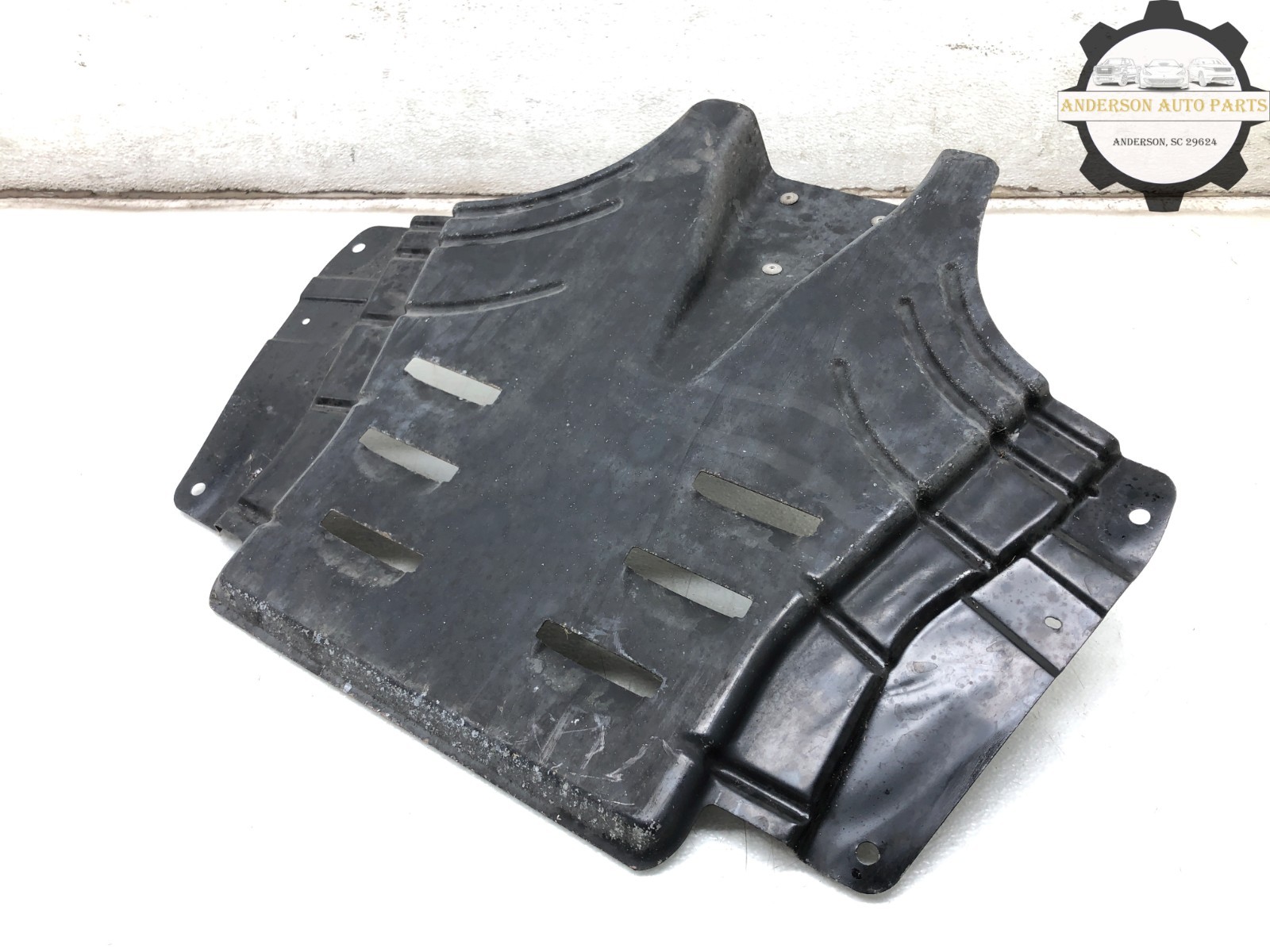 2014-2020 MASERATI QUATTROPORTE REAR UNDERBODY SPLASH SHIELD COVER OEM