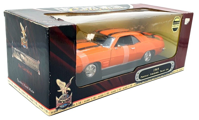 Road Signature 1/18 Scale Diecast - 92368 1969 Pontiac