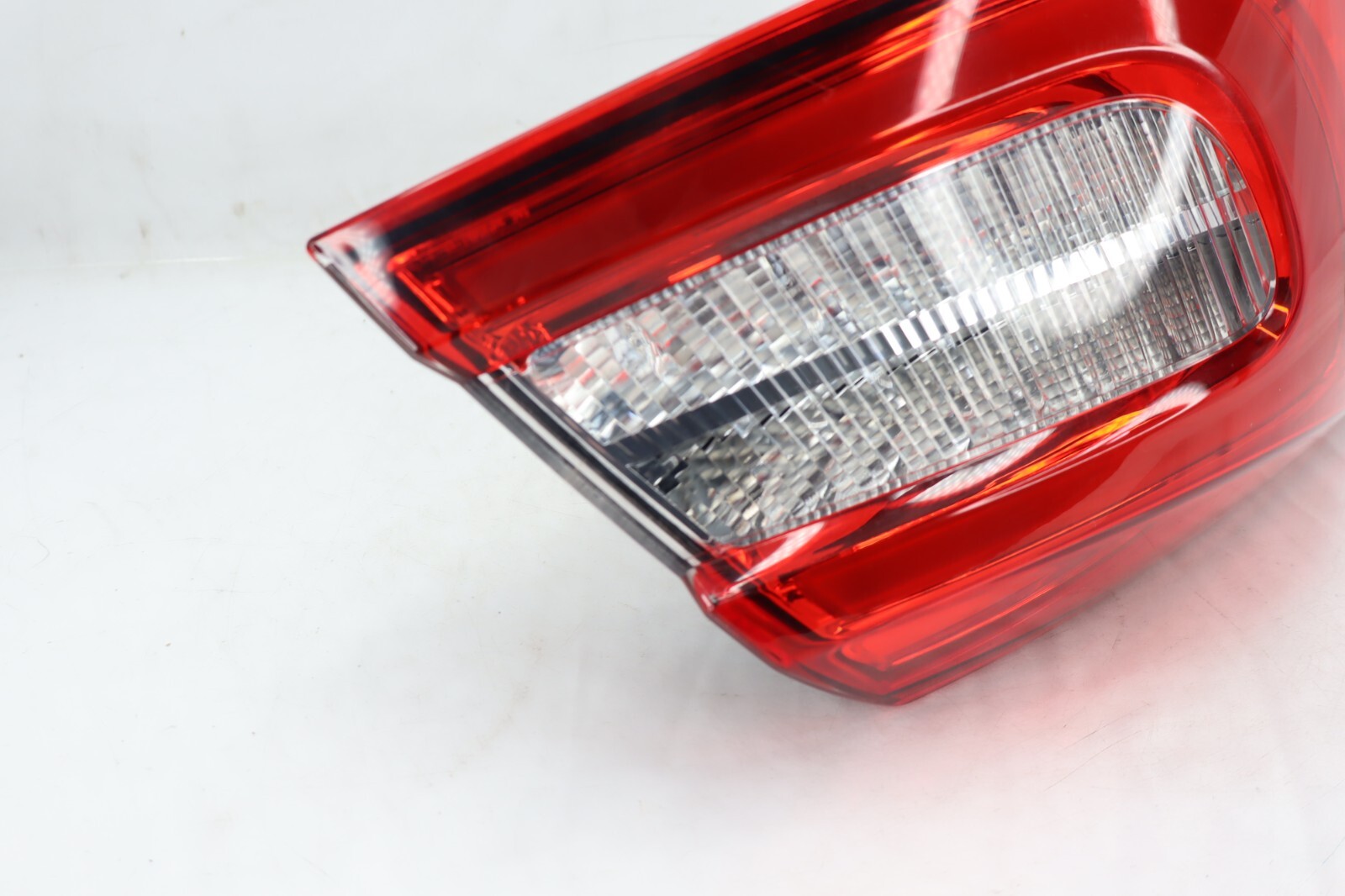 2014-2017 Maserati Quattroporte M156 Rear left driver outer tail light lamp OEM